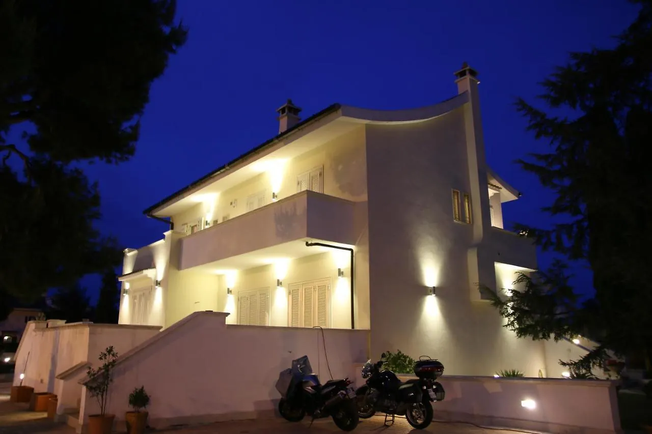 바리 Casa Torre Di Specchio 2 Con Piscina 아파트